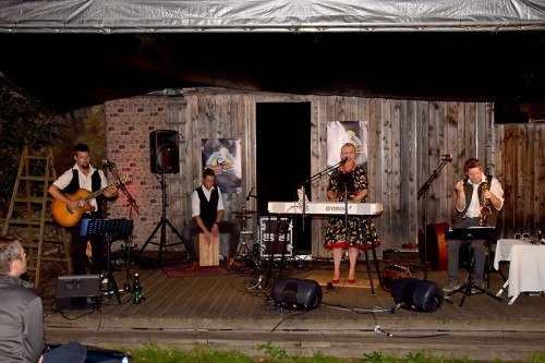 BernieStNinaB_hh_056