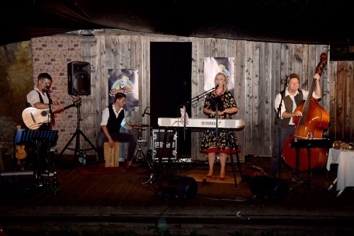 BernieStNinaB_hh_136